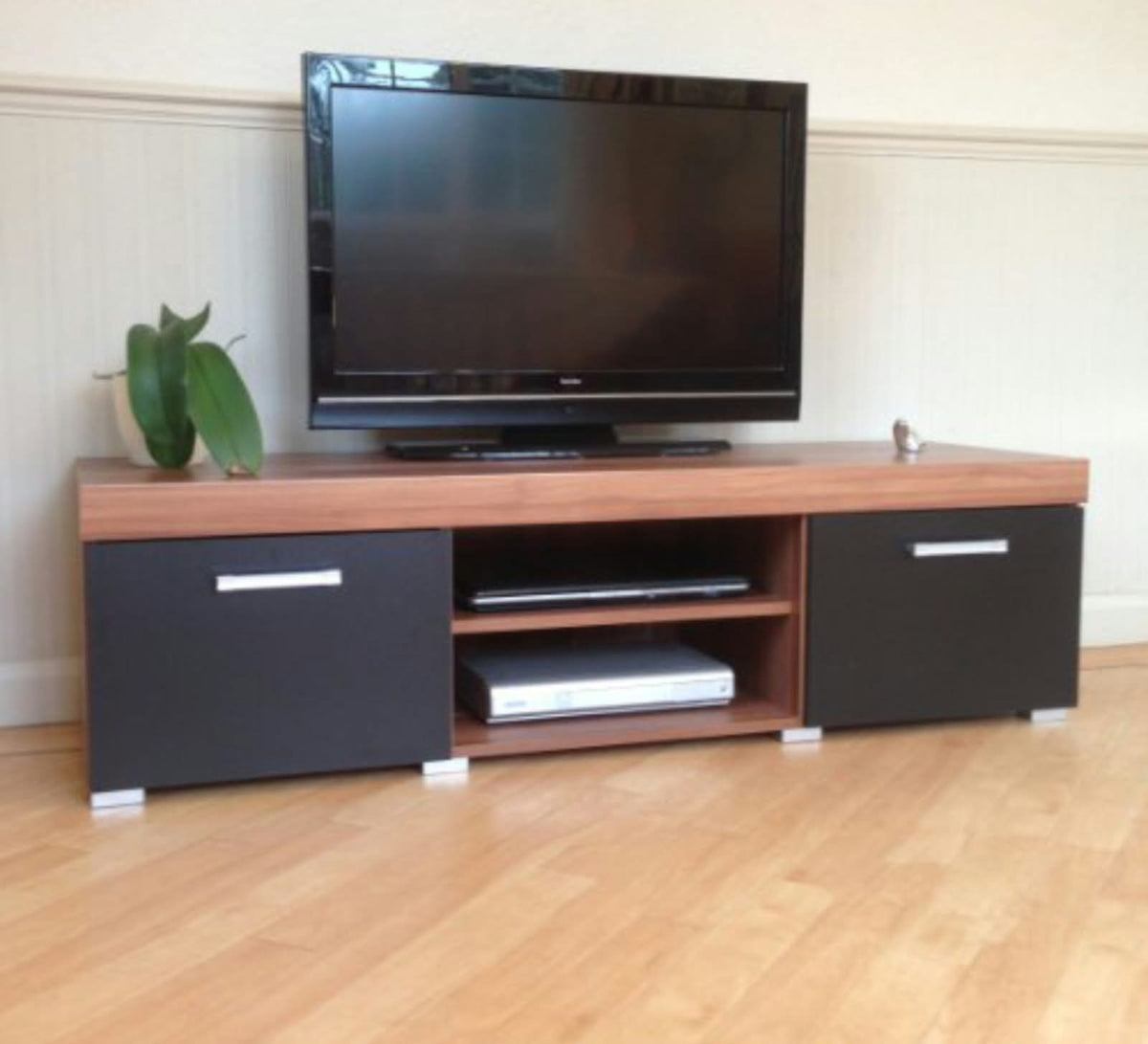 TV Unit – Brown and Black, 40 x 40 x 150 cm | TT7